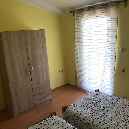 Niky & Tomy Apartment *